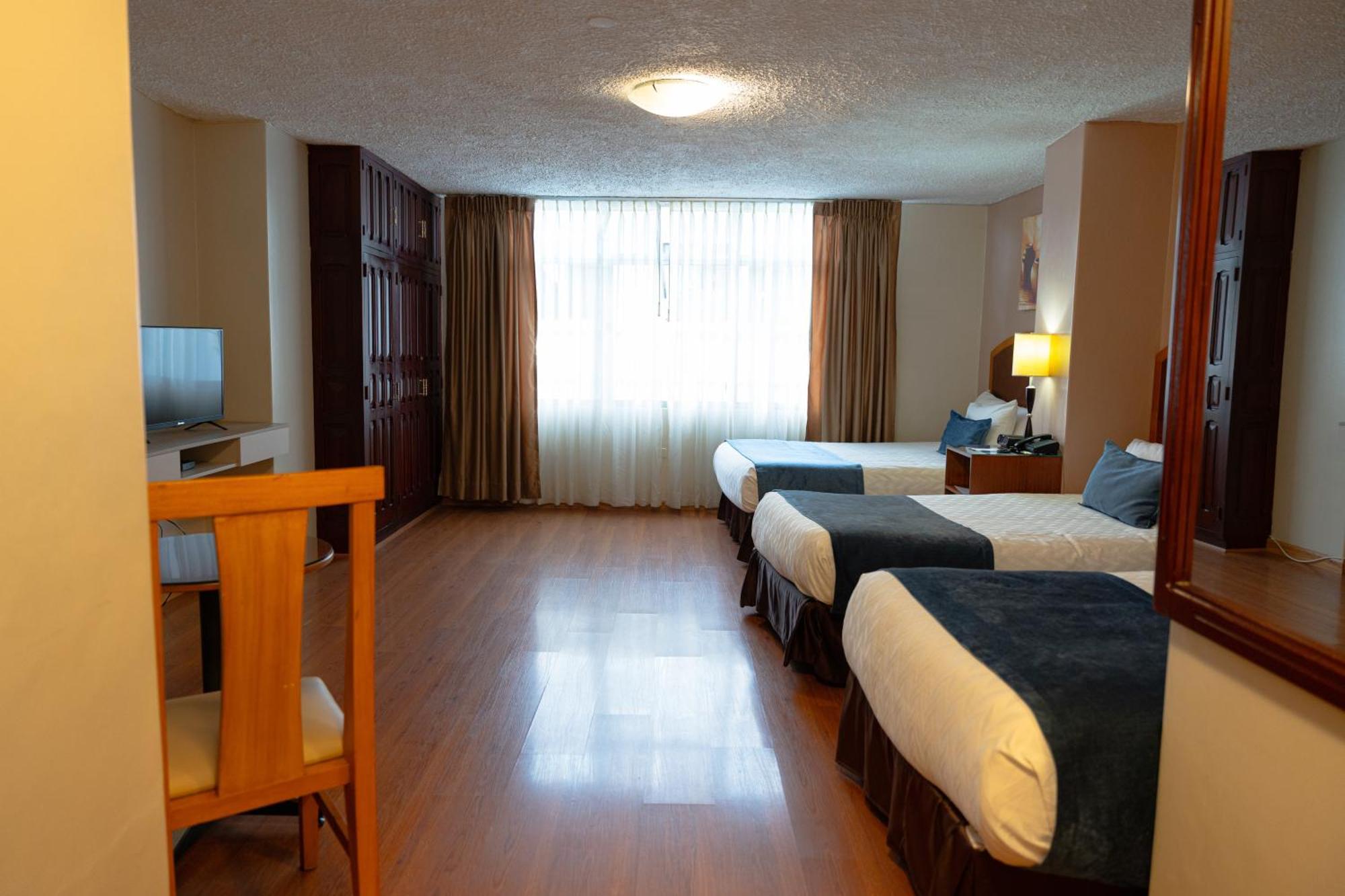 Hotel Santa Monica كوينكا المظهر الخارجي الصورة