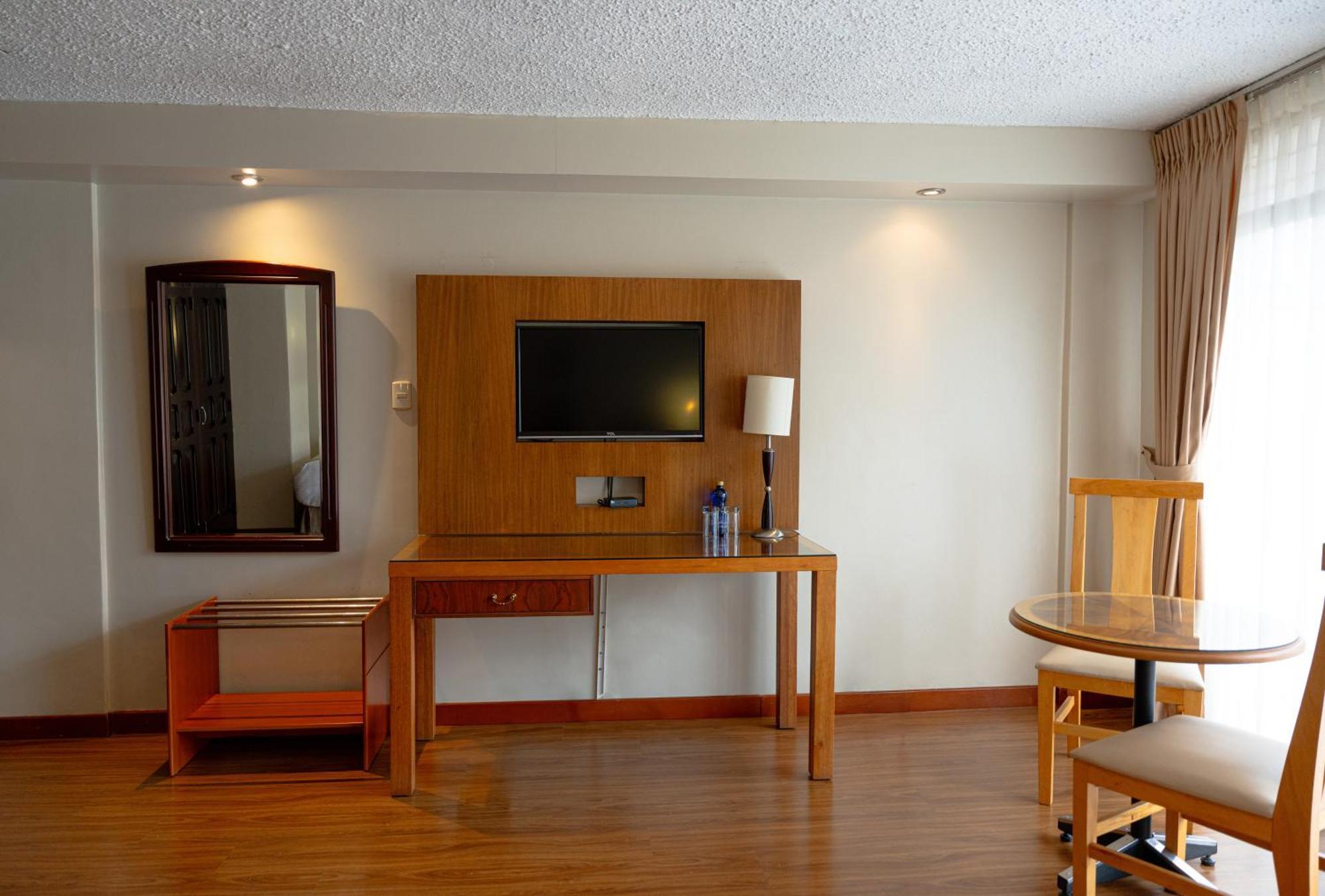 Hotel Santa Monica كوينكا المظهر الخارجي الصورة