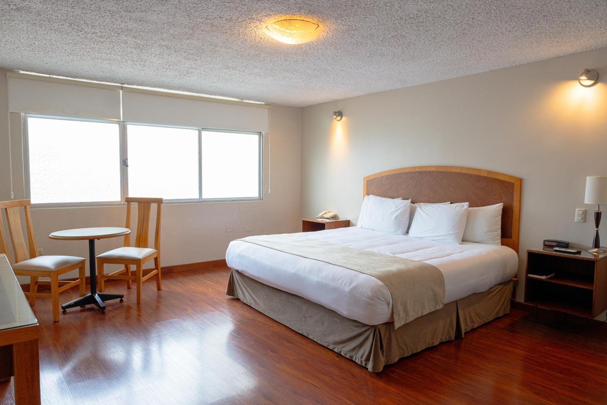 Hotel Santa Monica كوينكا المظهر الخارجي الصورة