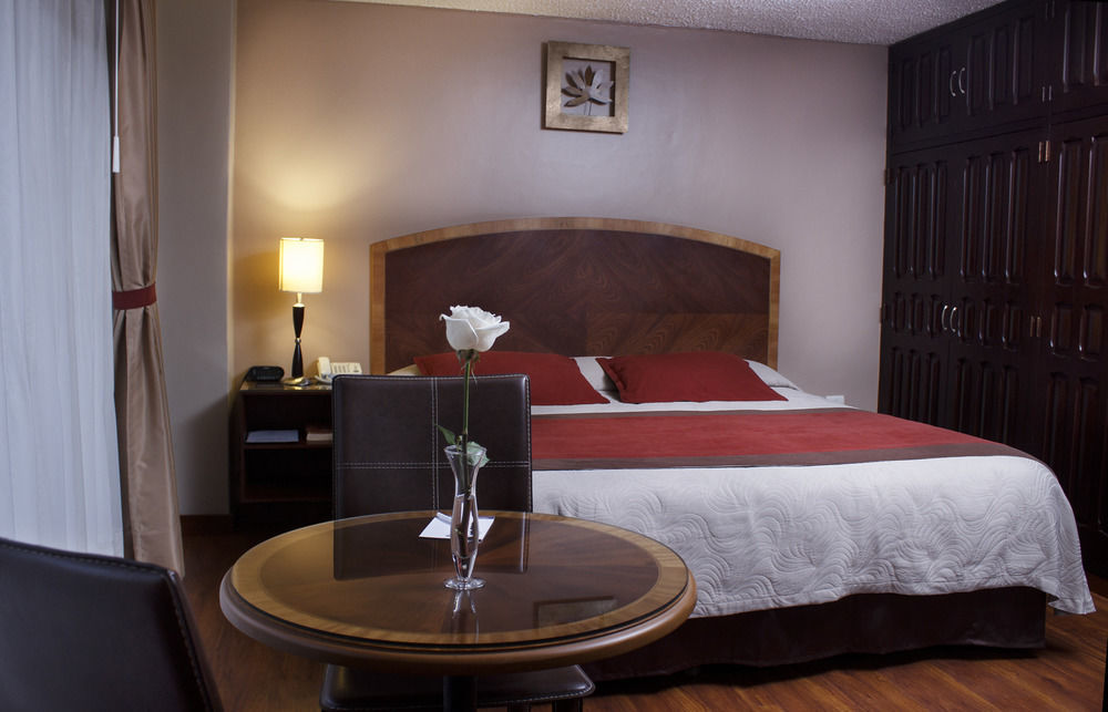 Hotel Santa Monica كوينكا المظهر الخارجي الصورة